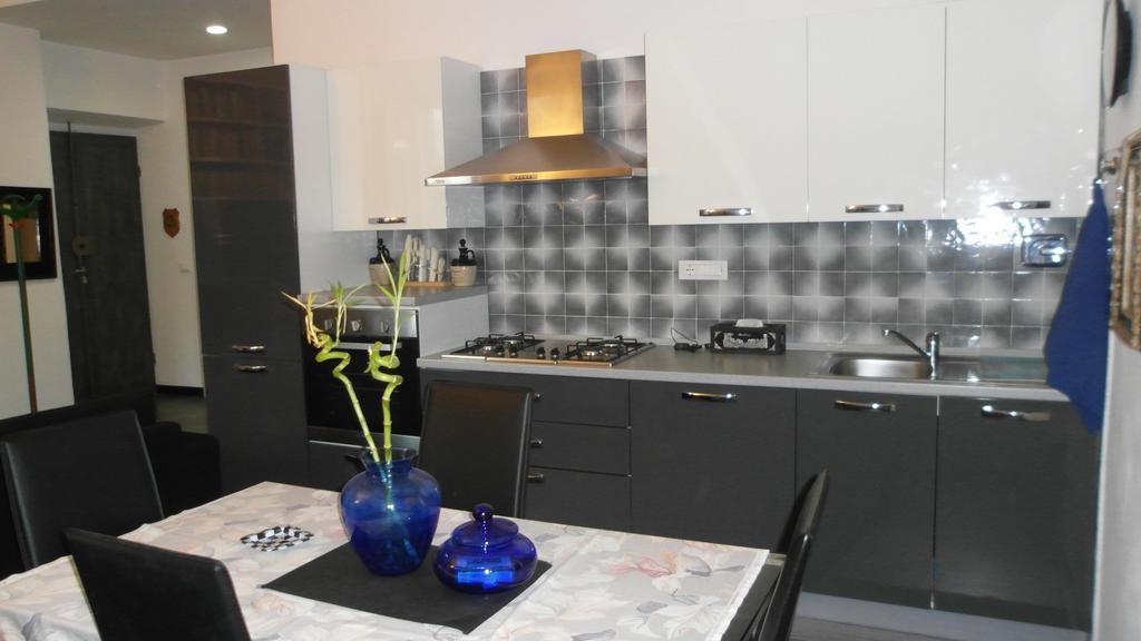 Ferienwohnung Chez Elio La Spezia Zimmer foto